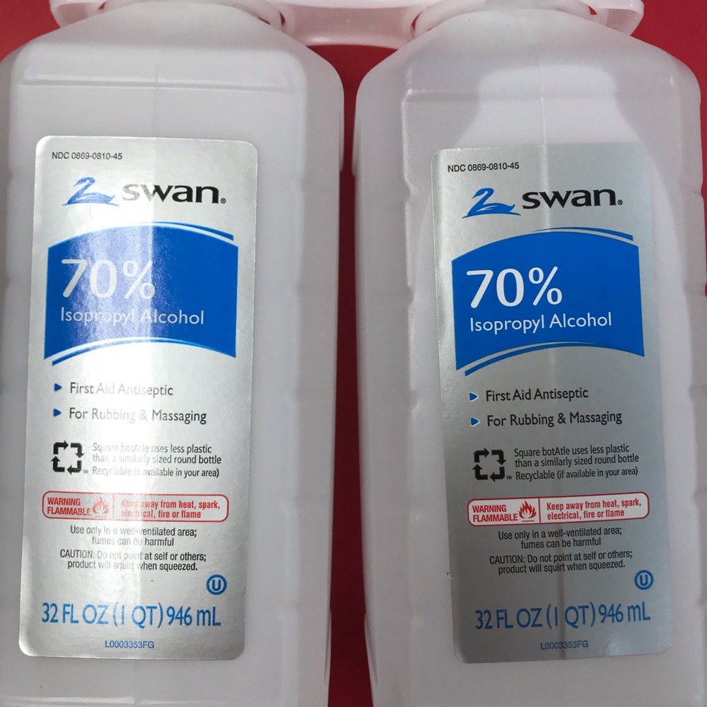 😷NWT 70%  isopropyl alcohol 2 - 1 qt bottles